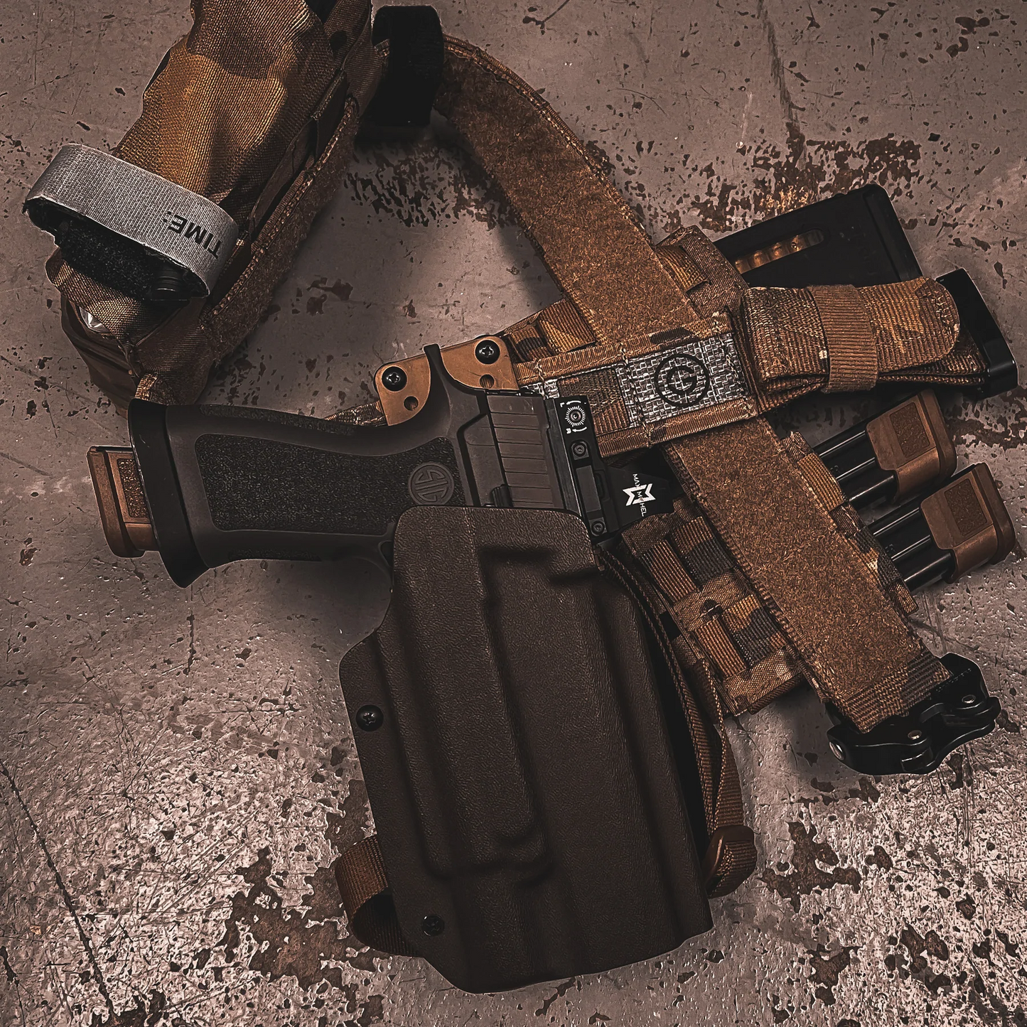 OWB LIGHT BEARING HOLSTER - RIGHT HAND GLOCK