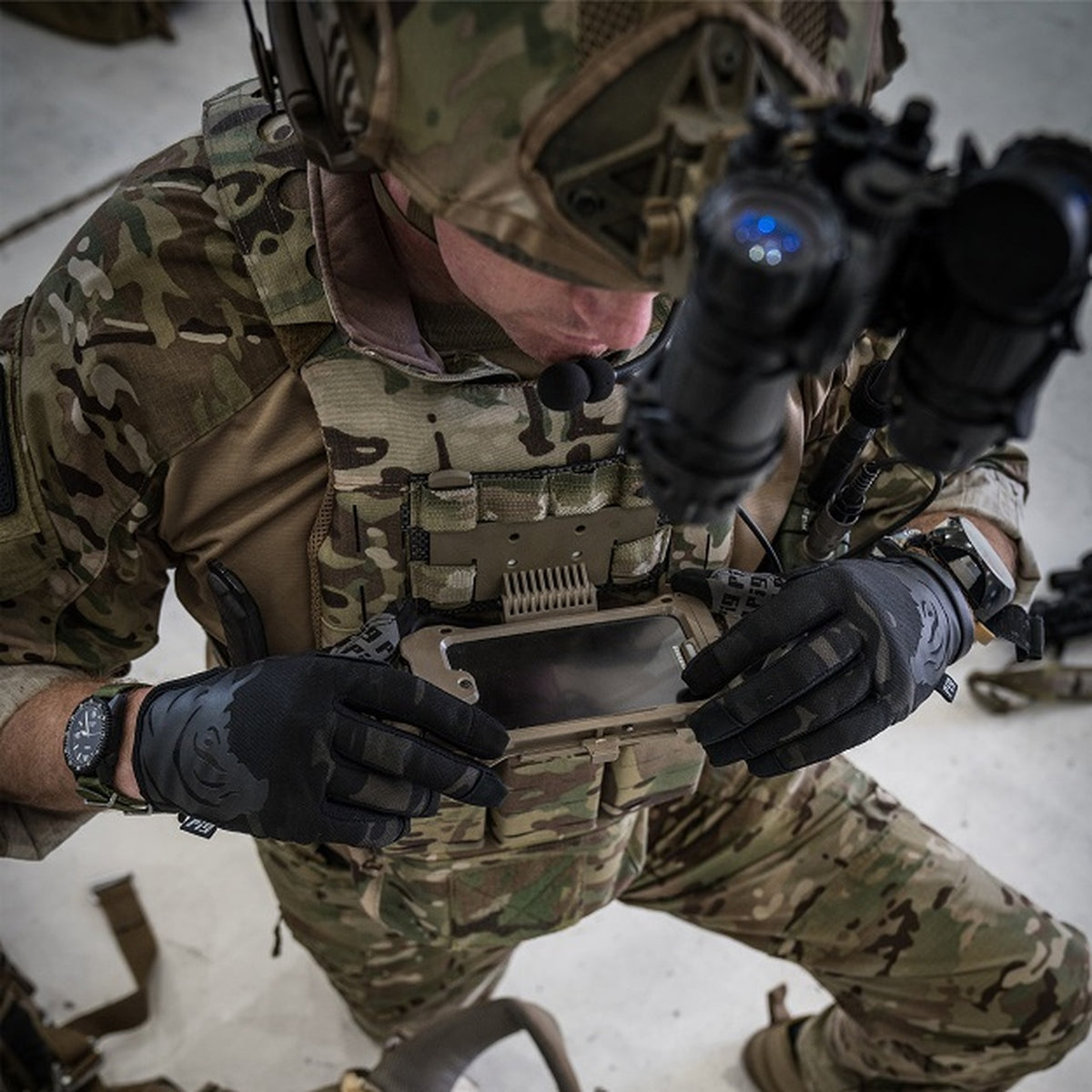 Tactical Plate Carrier Phone Mount Phone Holder Plate Carrier